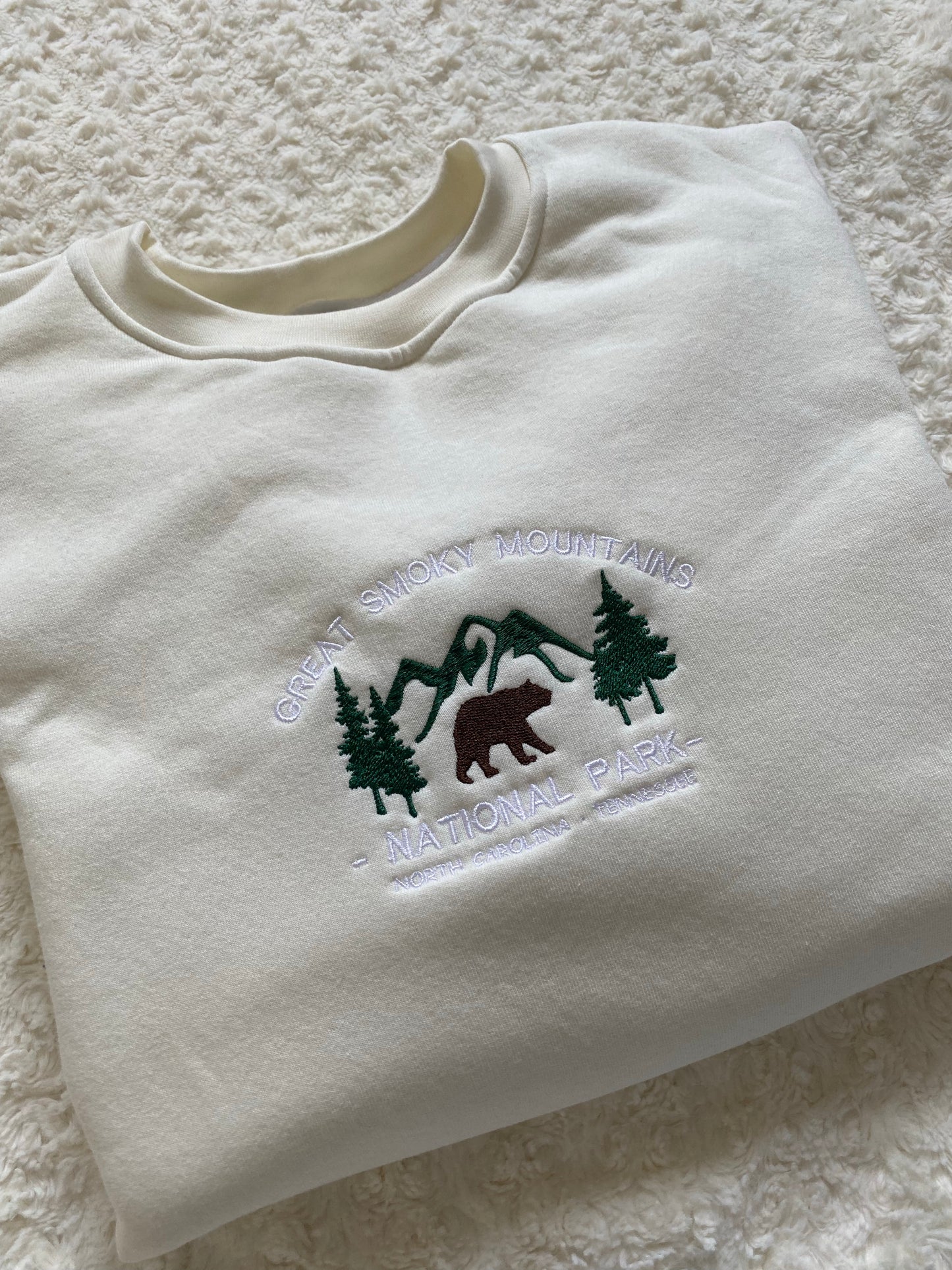 SWEATER Mountains